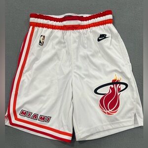 Authentic Nike Miami Heat White Swingman Classic Edition Shorts Size 30/S Mens